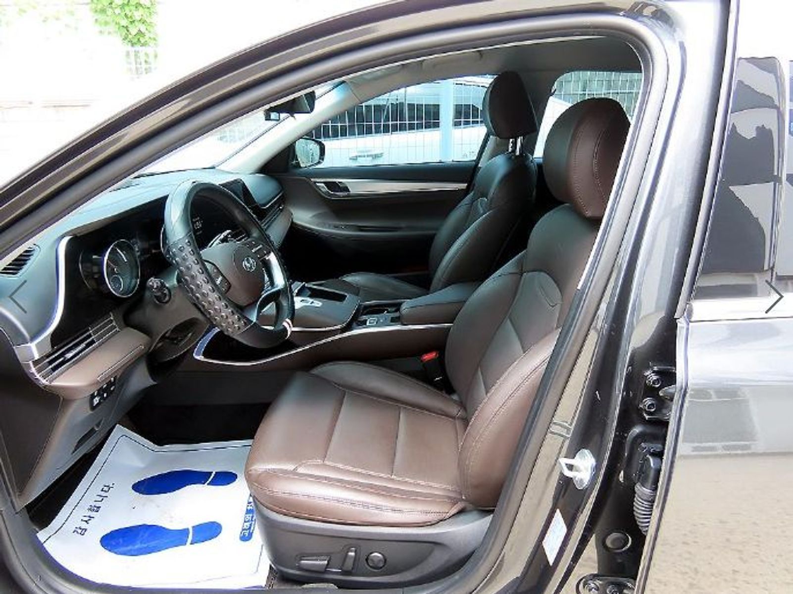 Image 4