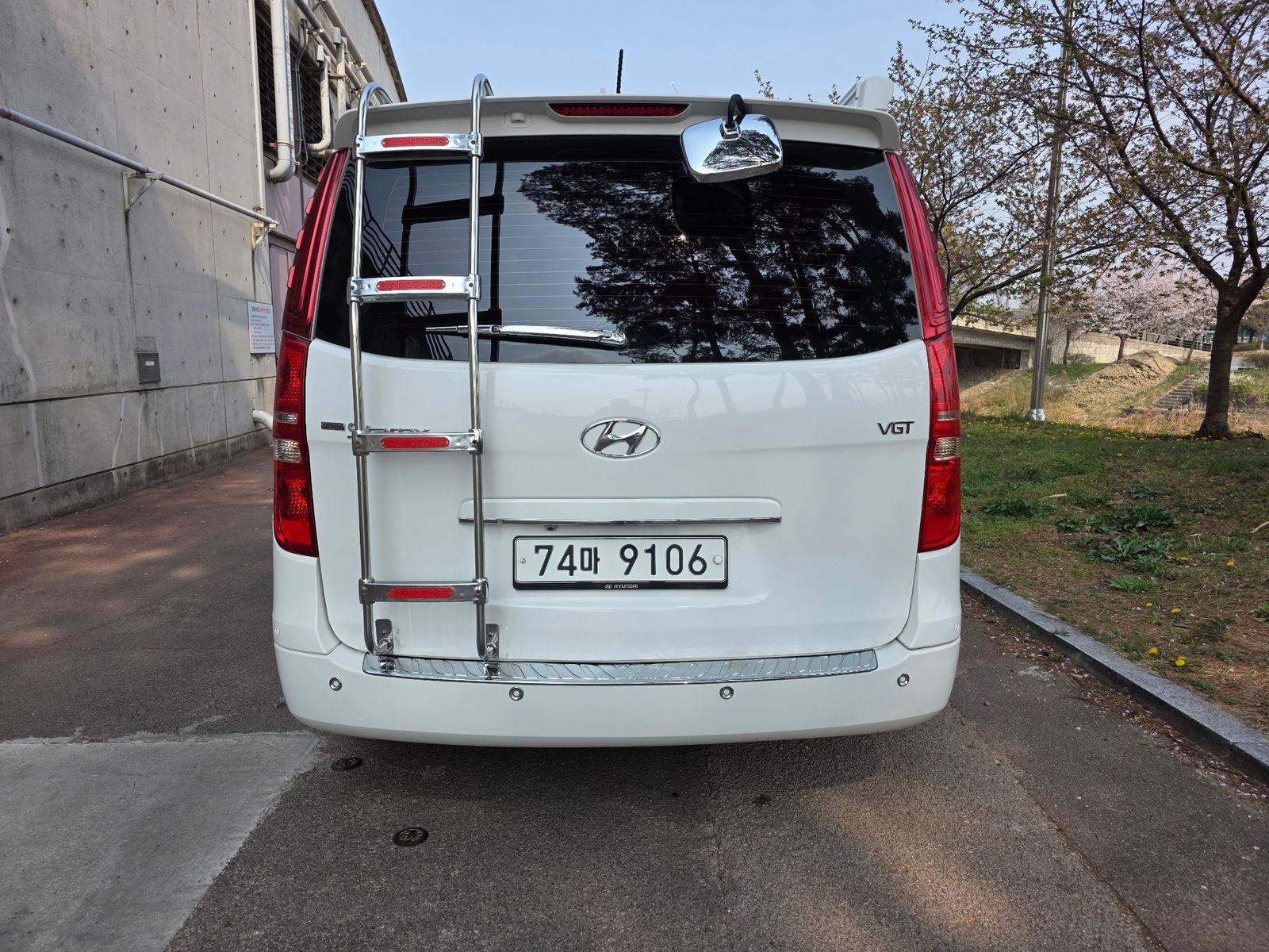 Image 4