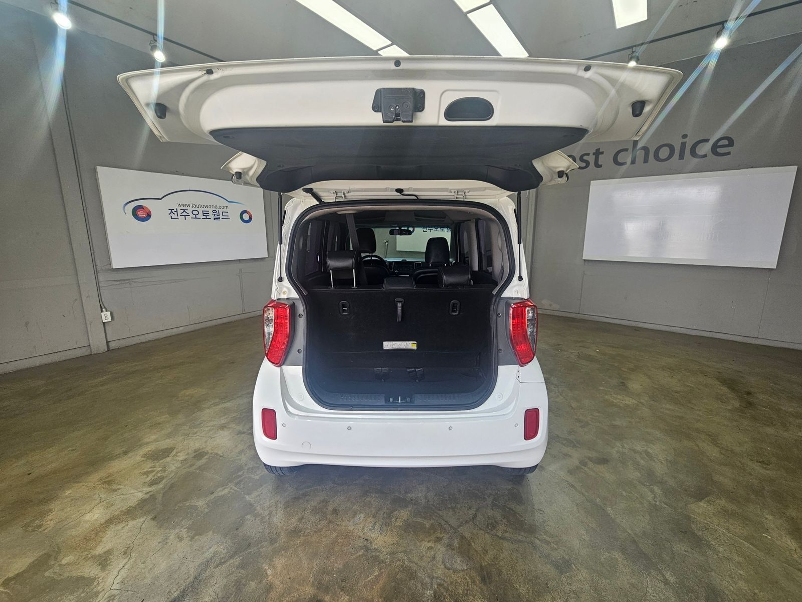 Image 7