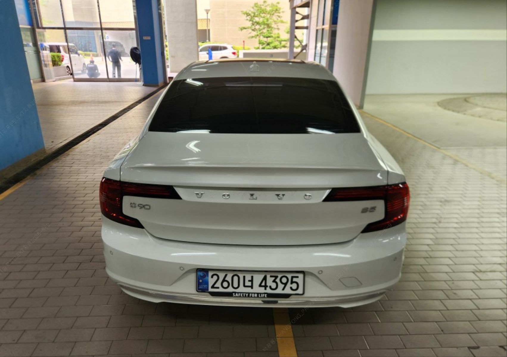 Image 4