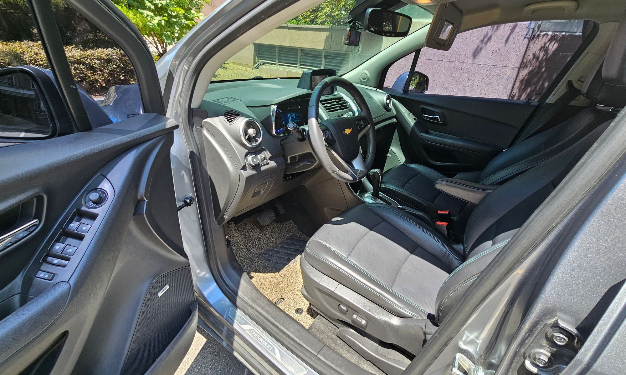 Image 4