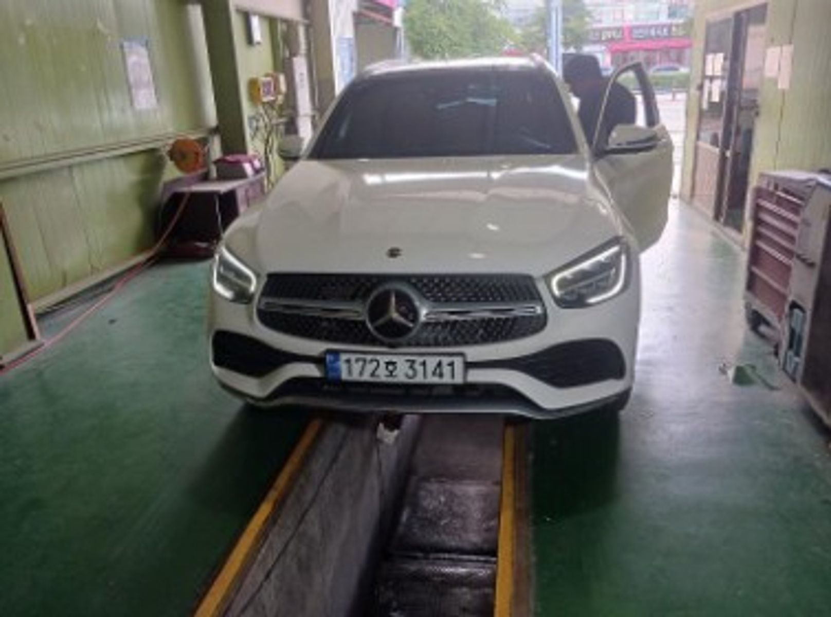 Image 0